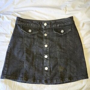 Garage black stretch denim button front miniskirt in size medium
